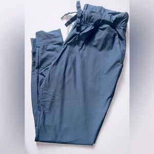 Women’s blue size M Under Armour sweatpants/joggers
